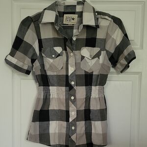 Soho Black and White Plaid Short-Sleeve Button-Up Blouse